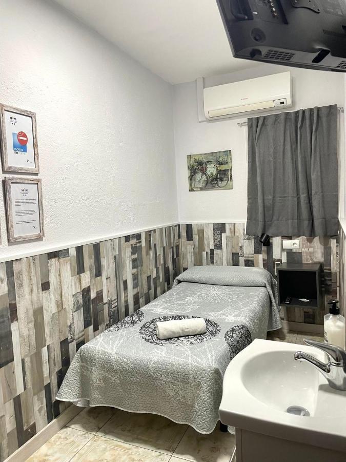 Hostal Restaurante Avenida De Madrid Τεράσα Εξωτερικό φωτογραφία