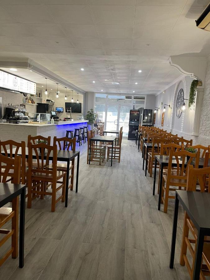 Hostal Restaurante Avenida De Madrid Τεράσα Εξωτερικό φωτογραφία