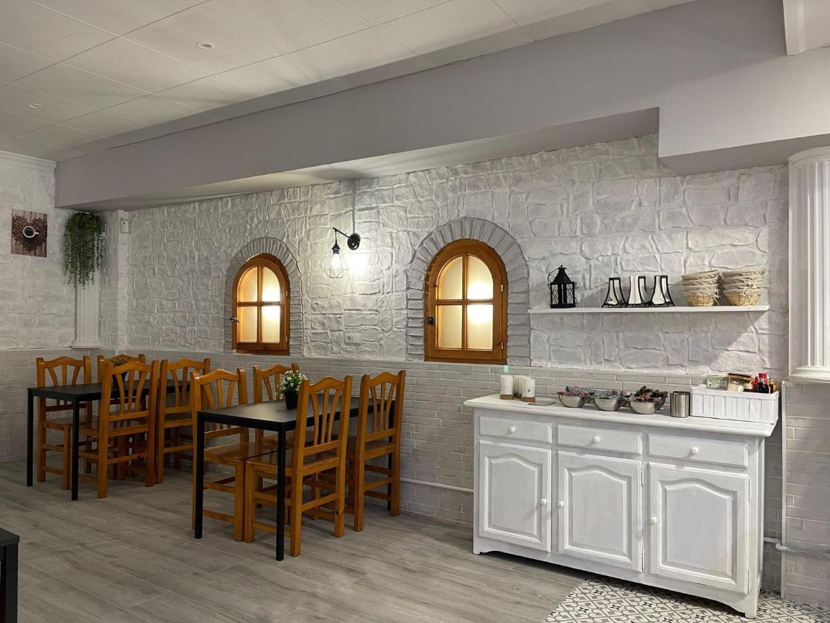 Hostal Restaurante Avenida De Madrid Τεράσα Εξωτερικό φωτογραφία