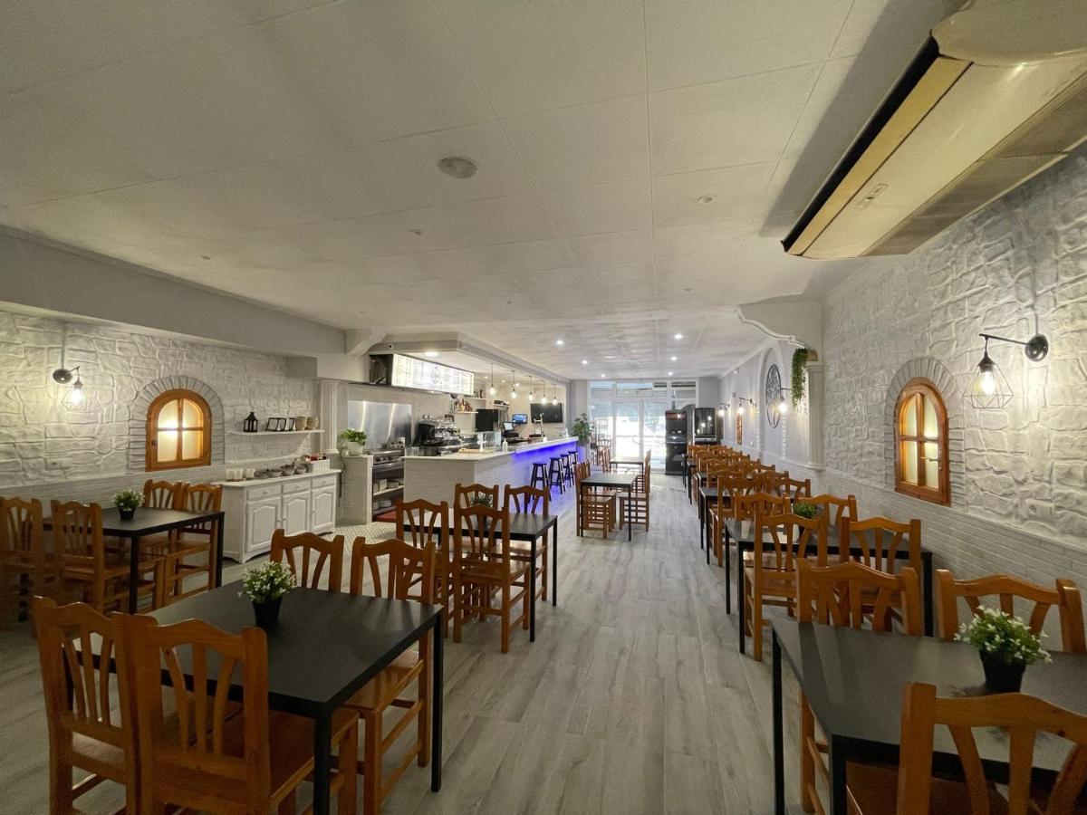 Hostal Restaurante Avenida De Madrid Τεράσα Εξωτερικό φωτογραφία