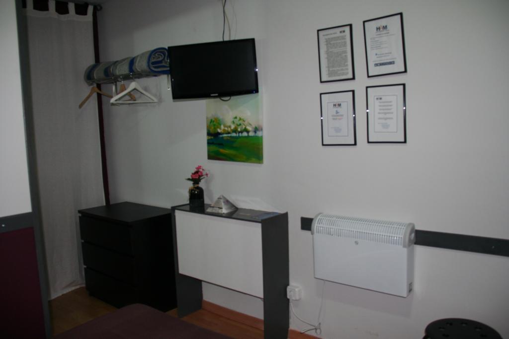 Hostal Restaurante Avenida De Madrid Τεράσα Εξωτερικό φωτογραφία