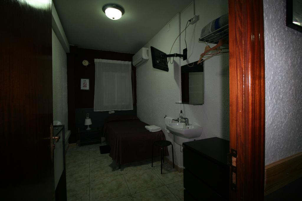 Hostal Restaurante Avenida De Madrid Τεράσα Δωμάτιο φωτογραφία